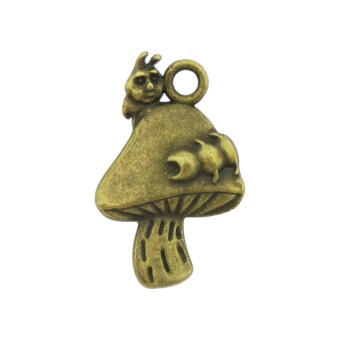 Paddestoel met rups bedel